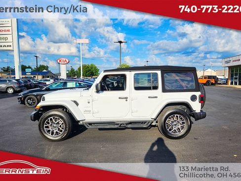 Used 2024 Jeep Wrangler Unlimited Sahara AWD/4WD image 4