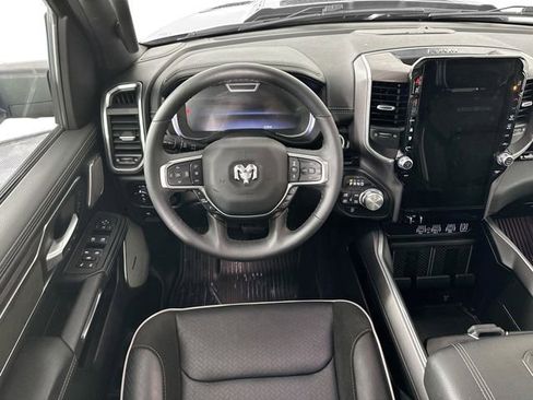 Used 2025 RAM 1500 Laramie AWD/4WD image 11