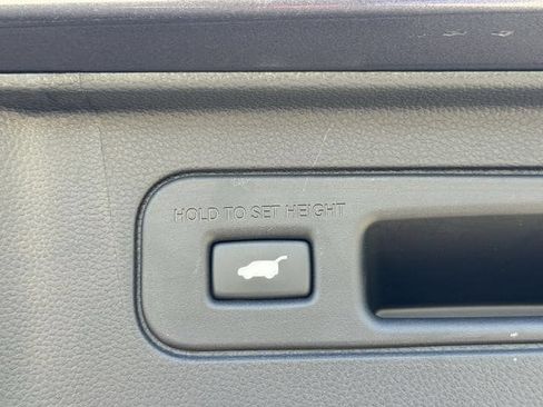 Used 2025 Honda Pilot Black Edition image 36