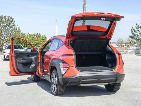 Used 2024 Hyundai Kona SEL image 27