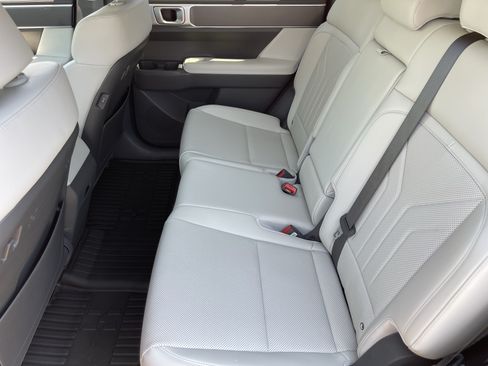 Used 2026 Hyundai Santa Fe SEL FWD image 16