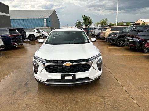 Used 2024 Chevrolet Trax LT FWD image 5