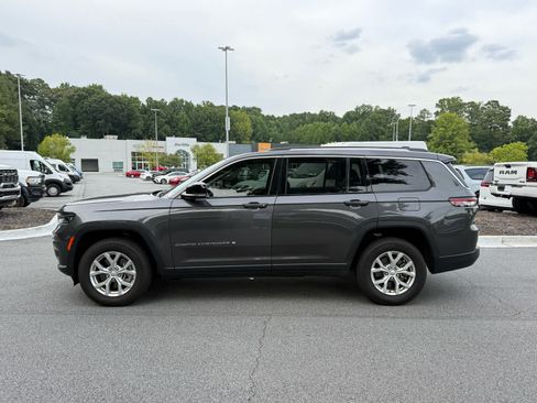 Used 2023 Jeep Grand Cherokee L Limited AWD/4WD image 2