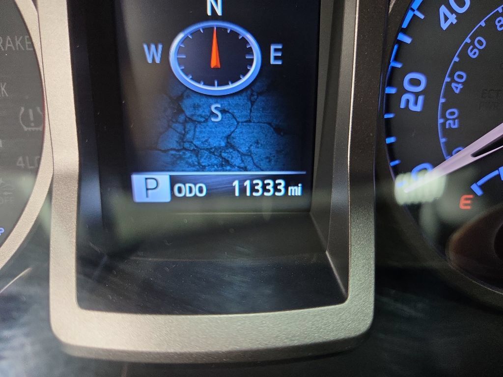 Used 2023 Toyota Tacoma SR5 AWD/4WD image 22