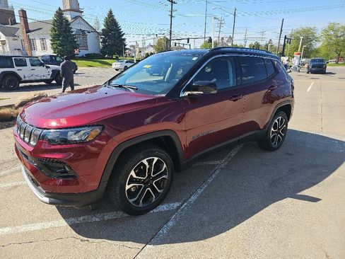 Certified 2022 Jeep Compass Limited AWD/4WD image 7