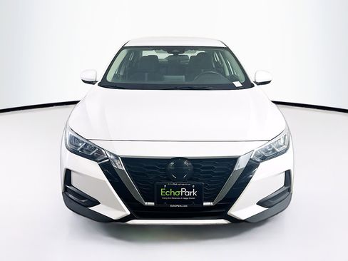 Used 2022 Nissan Sentra SV image 2