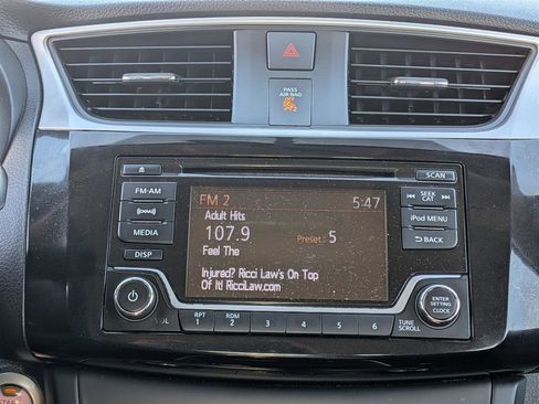 Used 2017 Nissan Sentra SV image 19