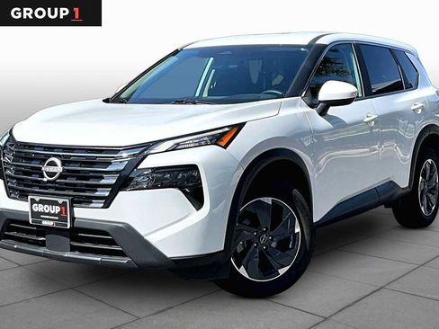 Used 2025 Nissan Rogue SV FWD image 1