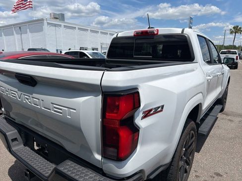 Used 2025 Chevrolet Colorado Z71 w/ Technology Package AWD/4WD image 5