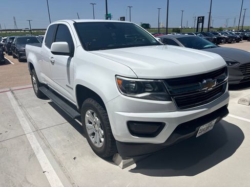 Used 2020 Chevrolet Colorado LT w/ Safety Package RWD image 3