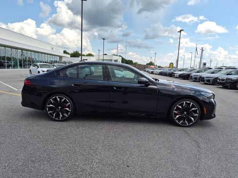 New 2027 BMW 530i xDrive w/ M Sport Package AWD/4WD image 2