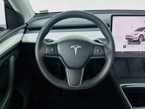 Used 2023 Tesla Model Y Long Range AWD/4WD image 17