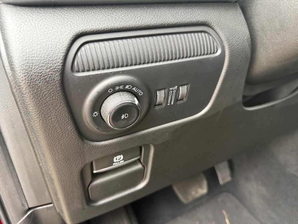 Used 2025 Jeep Wagoneer Series II AWD/4WD image 19