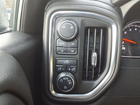 Used 2019 Chevrolet Silverado 1500 LT image 18