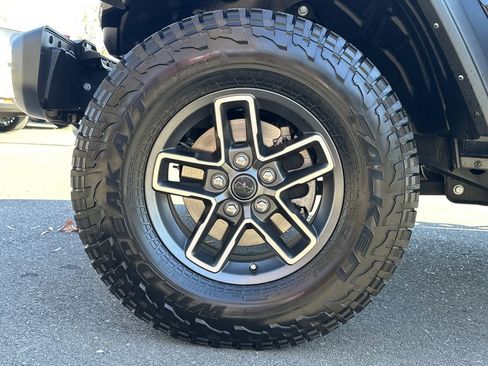 Certified 2024 Jeep Gladiator Mojave image 14