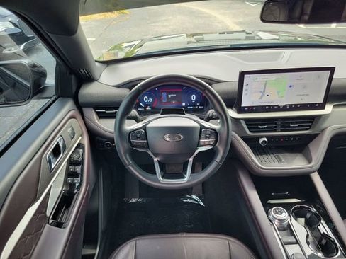 Used 2025 Ford Explorer Platinum w/ Ultimate Package RWD image 27
