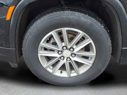 Used 2023 Chevrolet Traverse LT image 10