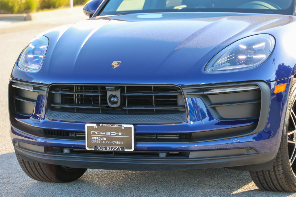 Certified 2026 Porsche Macan AWD/4WD image 8