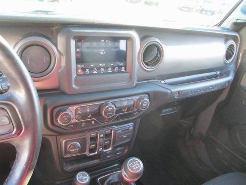 Used 2022 Jeep Wrangler Unlimited Sport image 22