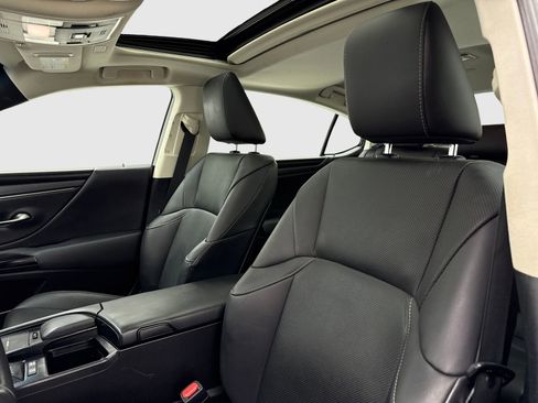 Used 2022 Lexus ES 300h w/ Premium Package FWD image 15