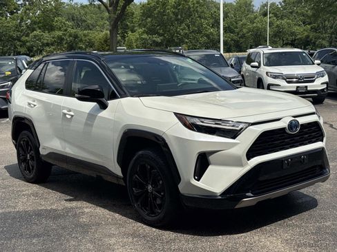 Used 2022 Toyota RAV4 XSE w/ XSE Grade Weather Package AWD/4WD image 3