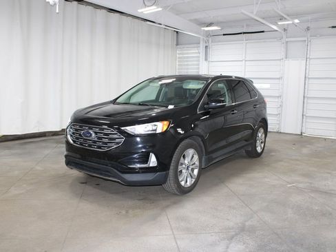 Used 2021 Ford Edge Titanium image 4