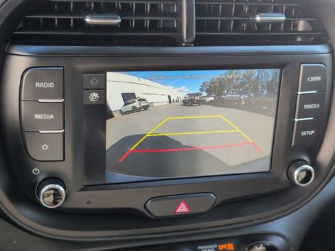 Certified 2025 Kia Soul LX w/ LX Technology Package FWD image 23