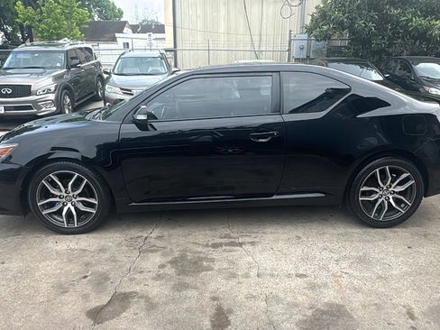Used 2015 Scion tC FWD image 4