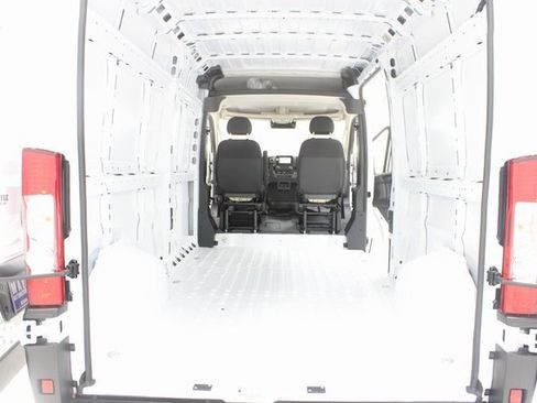 Used 2025 RAM ProMaster 2500 w/ Storage Group image 16