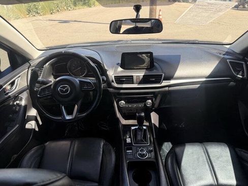 Used 2018 MAZDA MAZDA3 Touring FWD image 9