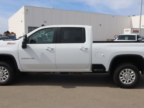 Used 2023 Chevrolet Silverado 2500 LT w/ Convenience Package AWD/4WD image 4