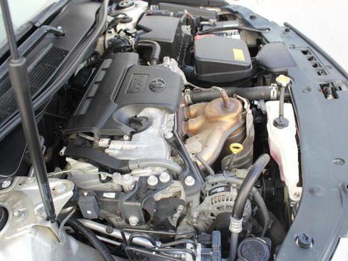 Used 2014 Toyota Camry LE FWD image 32