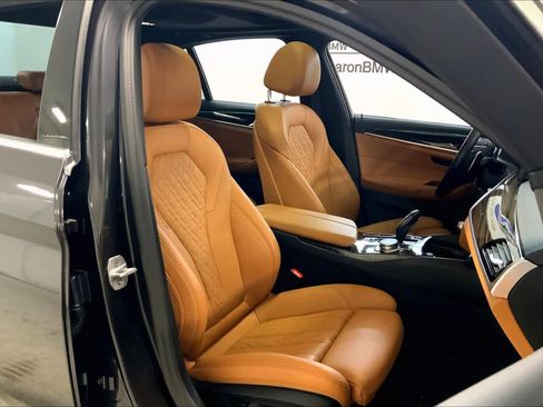 Certified 2023 BMW 530i xDrive w/ Premium Package image 8