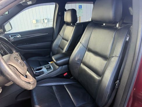 Used 2018 Jeep Grand Cherokee Limited image 9