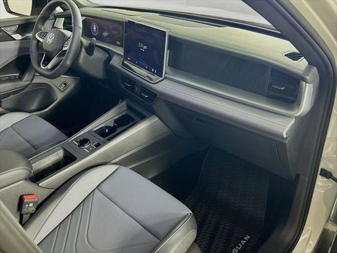 New 2026 Volkswagen Tiguan SE R-Line AWD/4WD image 29