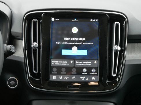 New 2026 Volvo XC40 B5 Plus w/ Protection Package Premier AWD/4WD image 8