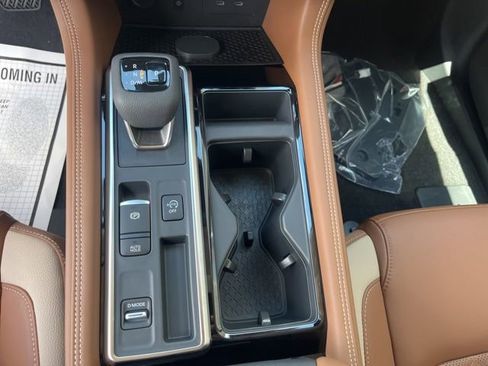 New 2026 Nissan Pathfinder Platinum FWD image 17