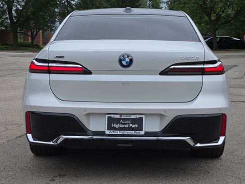 Used 2024 BMW 750e xDrive w/ Executive Package image 11