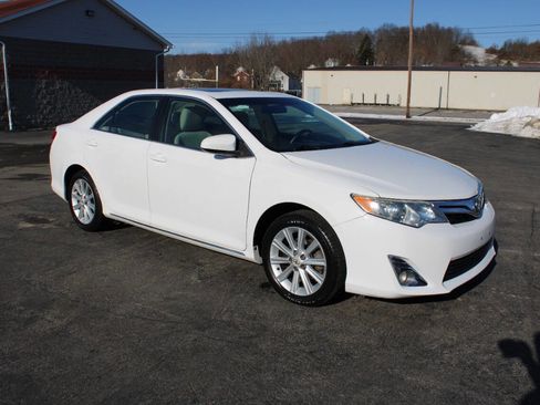 Used 2012 Toyota Camry XLE image 7