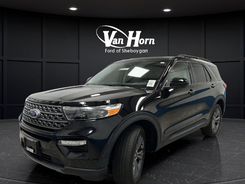 Used 2023 Ford Explorer XLT w/ Equipment Group 202A AWD/4WD image 3