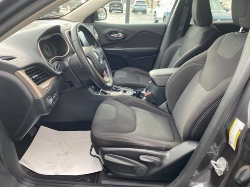 Used 2016 Jeep Cherokee Latitude w/ Cold Weather Group image 20