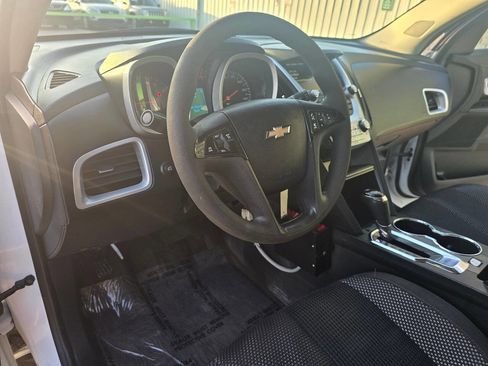 Used 2017 Chevrolet Equinox LS image 18