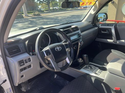 Used 2013 Toyota 4Runner SR5 w/ Convenience Pkg image 16