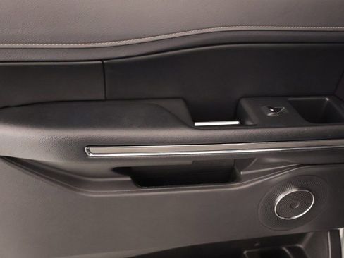 Used 2024 Ford Expedition Max XLT image 18