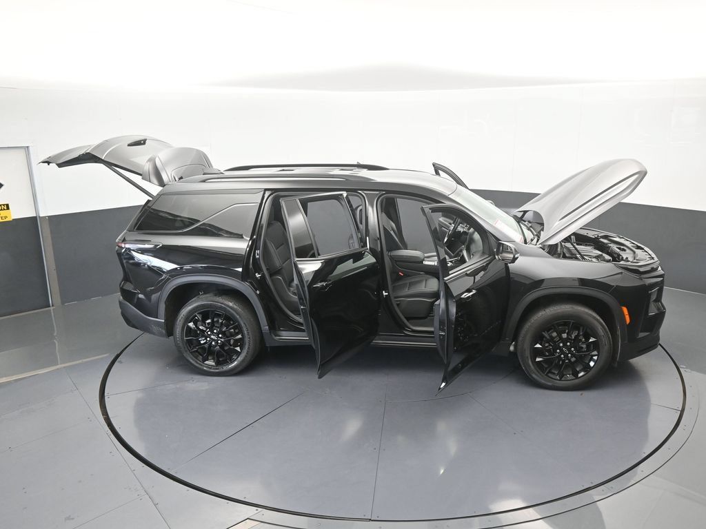 Used 2024 Chevrolet Traverse LT w/ Midnight/Sport Edition FWD image 77