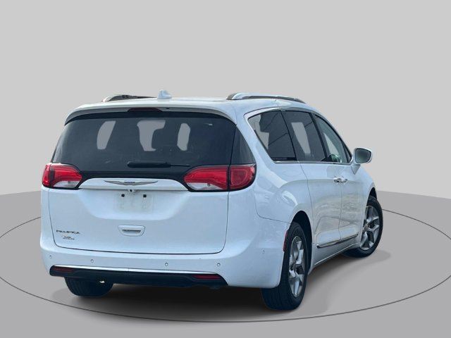 Used 2018 Chrysler Pacifica Touring-L Plus w/ Advanced Safetytec Group FWD image 2
