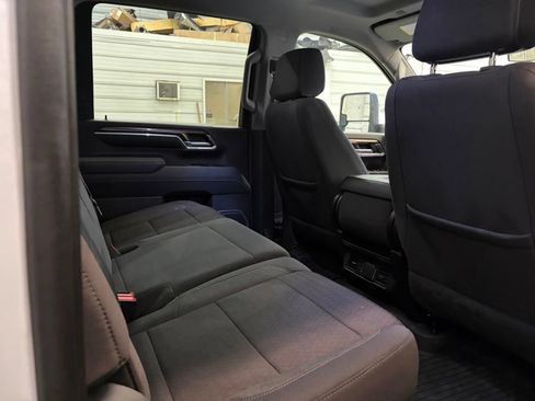 Used 2024 Chevrolet Silverado 2500 LT AWD/4WD image 32