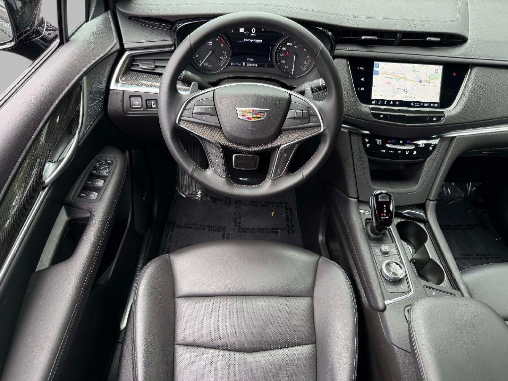 Certified 2026 Cadillac XT5 Sportv w/ LPO, Floor Liner Package AWD/4WD image 4