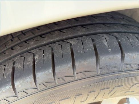 Used 2021 Chrysler Voyager Lxi image 31