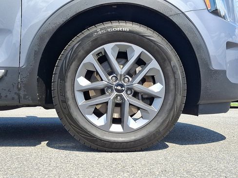 Certified 2024 Kia Telluride LX FWD image 8